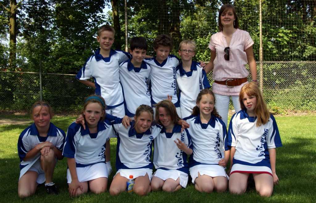 Korfbal E2  5 juni 2010-22.JPG